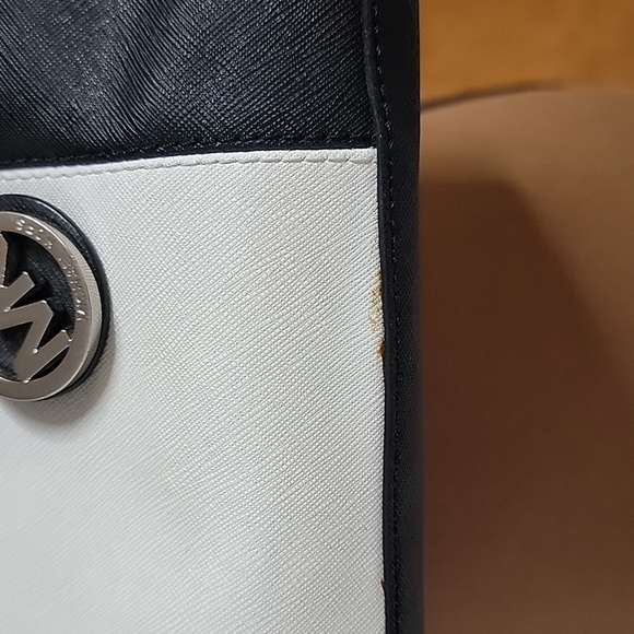 Michael Kors Large Tote Black and White - Picture 3 of 9